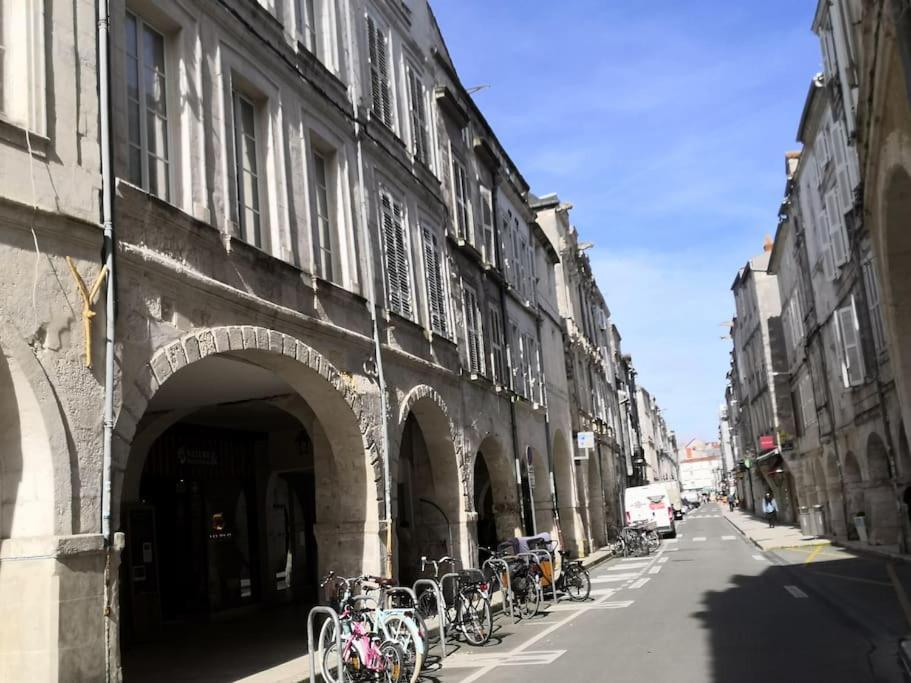 Les Arcades, T2 En Hypercentre * La Rochelle (Charente-Maritime)